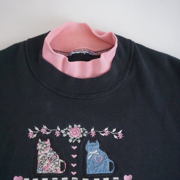 Vintage Black Embroidered Pink Cat Kittens Floral Sweatshirt Cottagecore  M - Picture 9 of 9